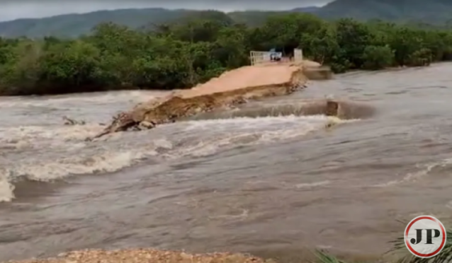 Jornal Populacional Chuva Arrasta Pontes Interdita Estradas E Deixa